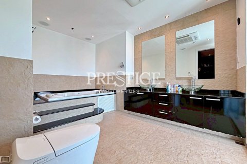 Condo in Pattaya, Thailand, 3 bedrooms № 197632 - photo 24