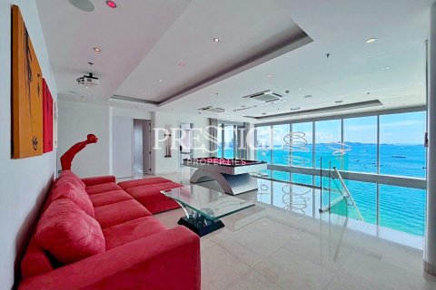 Condo in Pattaya, Thailand, 3 bedrooms № 197632 - photo 18