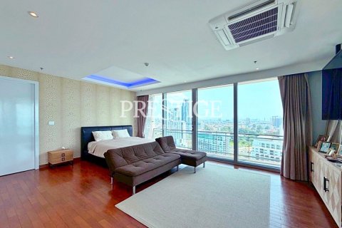 Condo in Pattaya, Thailand, 3 bedrooms № 197632 - photo 20