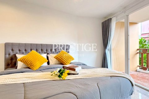 Condo in Pattaya, Thailand, 2 bedrooms № 197631 - photo 6
