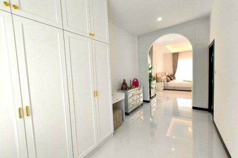 Villa à Pattaya, Thaïlande 4 chambres № 148576 - photo 6