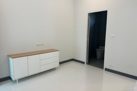 Villa in Hua Hin, Thailand 4 bedrooms № 160361 - photo 26