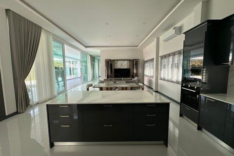 Villa in Hua Hin, Thailand 4 bedrooms № 160361 - photo 8