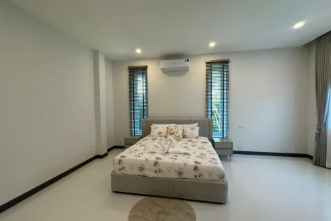 Villa in Hua Hin, Thailand 4 bedrooms № 160361 - photo 13