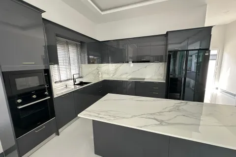 Villa in Hua Hin, Thailand 4 bedrooms № 160361 - photo 29