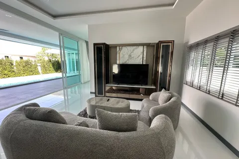 Villa in Hua Hin, Thailand 4 bedrooms № 160361 - photo 30