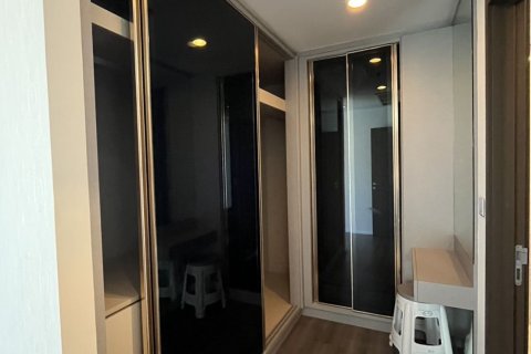 Condo in Phra Khanong, Bangkok, Thailand, 2 bedrooms  № 160363 - photo 13