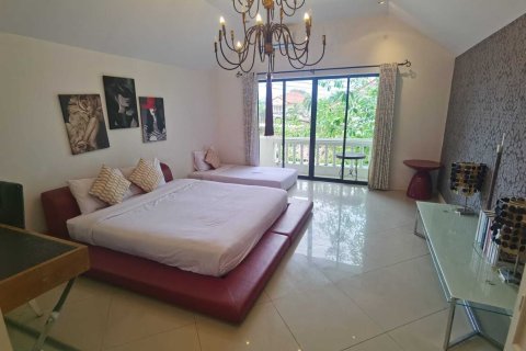 Villa in Pattaya, Thailand 3 bedrooms № 147366 - photo 16