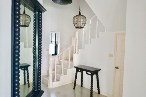 Villa in Pattaya, Thailand 3 bedrooms № 147366 - photo 10