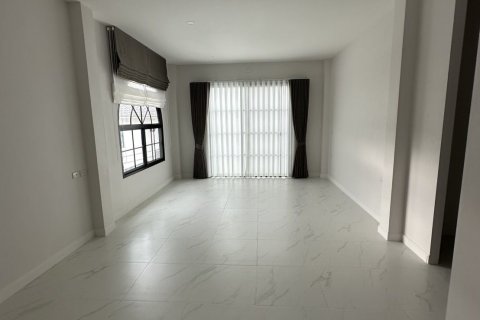 House in Mae Rim, Thailand 4 bedrooms № 147362 - photo 8