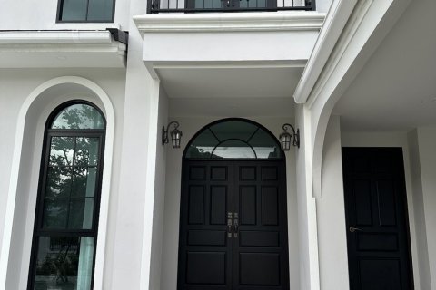 House in Mae Rim, Thailand 4 bedrooms № 147362 - photo 3