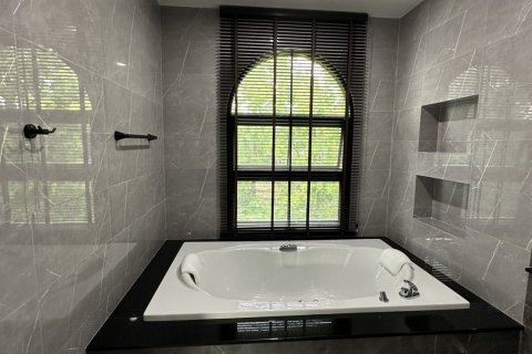 House in Mae Rim, Thailand 4 bedrooms № 147362 - photo 7