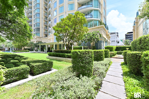 Condo in Bangkok, Thailand, 2 bedrooms № 202371 - photo 9