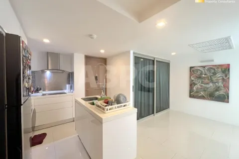 Condo in Pattaya, Thailand, 3 bedrooms № 210398 - photo 27