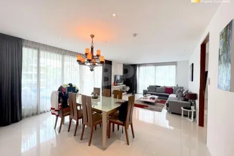 Condo in Pattaya, Thailand, 3 bedrooms № 210398 - photo 30