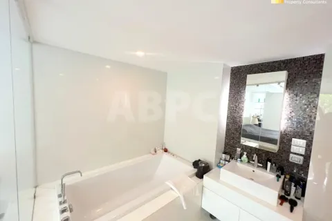 Condo in Pattaya, Thailand, 3 bedrooms № 210398 - photo 15