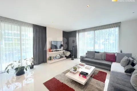Condo in Pattaya, Thailand, 3 bedrooms № 210398 - photo 4