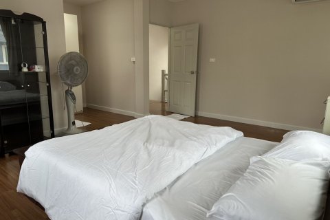 House in Phasi Charoen, Bangkok, Thailand 3 bedrooms № 156478 - photo 22