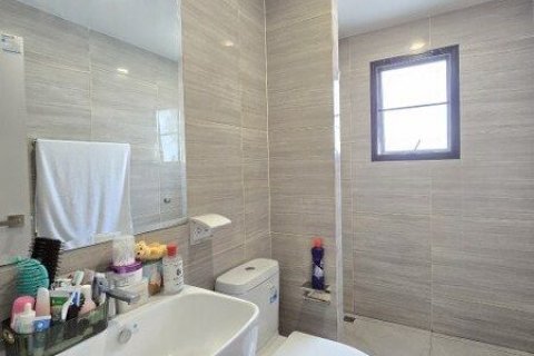 House in Bang Kruai, Thailand 3 bedrooms № 156480 - photo 15