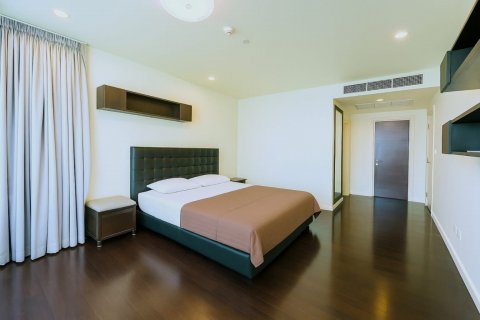 Кондоминиум с 3 спальнями в Кхлонг Сане, Бангкок, Таиланд № 141525 - фото 14