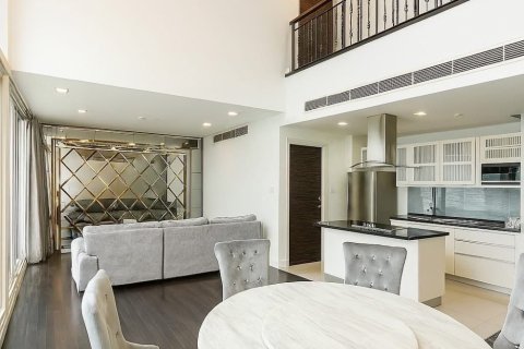 Кондоминиум с 3 спальнями в Кхлонг Сане, Бангкок, Таиланд № 141525 - фото 5