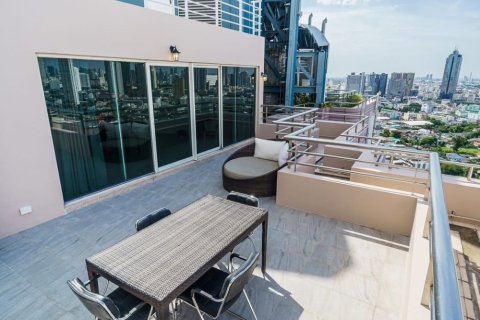 Кондоминиум с 3 спальнями в Кхлонг Сане, Бангкок, Таиланд № 141525 - фото 7