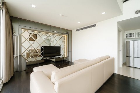 Кондоминиум с 3 спальнями в Кхлонг Сане, Бангкок, Таиланд № 141525 - фото 11