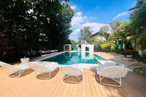 House in Suan Luang, Bangkok, Thailand 8 bedrooms № 141524 - photo 2