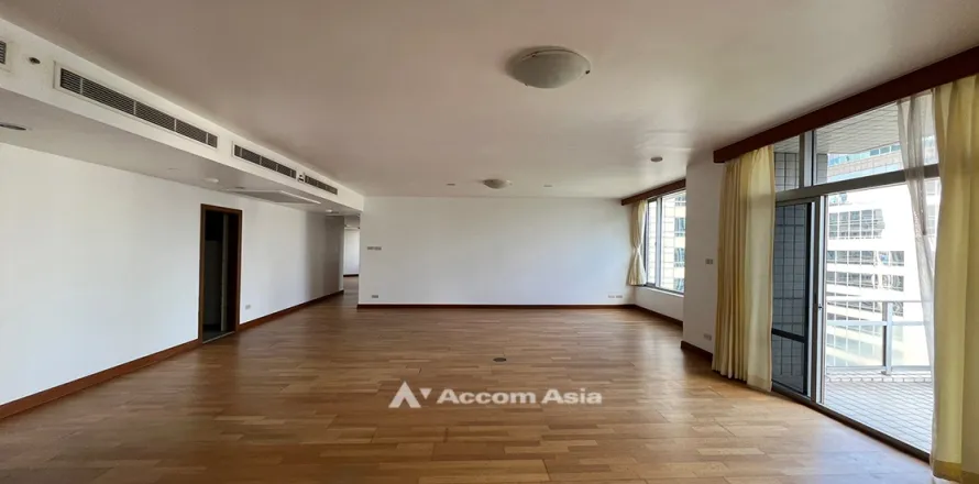 Condominio de 4 dormitorios en Pathum Wan, Bangkok, Tailandia № 214390