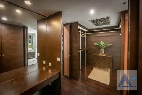 Condominio de 2 dormitorios en Khlong Toei, Bangkok, Tailandia № 214388 - foto 14