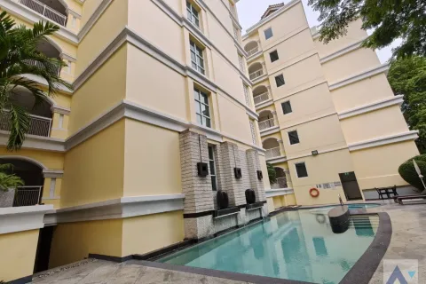 Condominio de 2 dormitorios en Khlong Toei, Bangkok, Tailandia № 214388 - foto 24