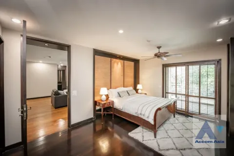 Condominio de 2 dormitorios en Khlong Toei, Bangkok, Tailandia № 214388 - foto 10