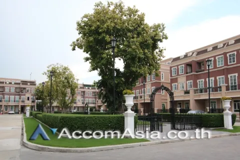Townhouse in Watthana, Bangkok, Thailand 4 bedrooms № 214392