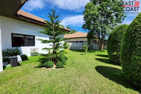 Casa de 4 dormitorios en Pattaya, Tailandia № 212527 - foto 27