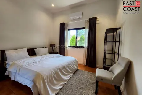 Casa de 4 dormitorios en Pattaya, Tailandia № 212527 - foto 13