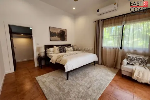 Casa de 4 dormitorios en Pattaya, Tailandia № 212527 - foto 24