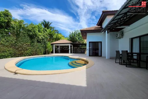Casa de 4 dormitorios en Pattaya, Tailandia № 212527 - foto 14