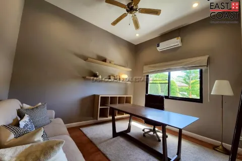 Casa de 4 dormitorios en Pattaya, Tailandia № 212527 - foto 6