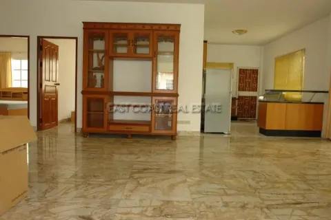 Casa de 3 dormitorios en Pattaya, Tailandia № 212524 - foto 3