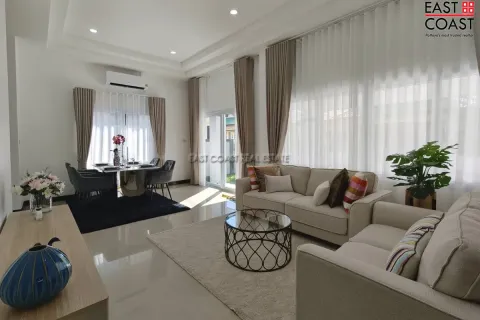 Casa de 3 dormitorios en Pattaya, Tailandia № 212521 - foto 17