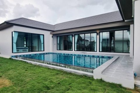 Вилла в Паттайе, Таиланд с 4 спальнями  № 146836 - фото 1