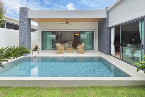 Villa in Chalong, Thailand 2 bedrooms № 146832 - photo 2