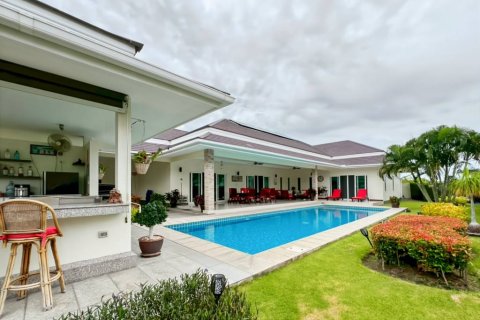 Вилла в Ча-аме, Таиланд с 3 спальнями  № 146838 - фото 1