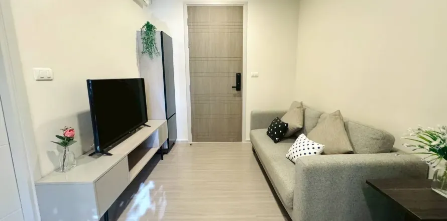 Studio in the Condo in Khlong Toei, Bangkok, Thailand  № 162209