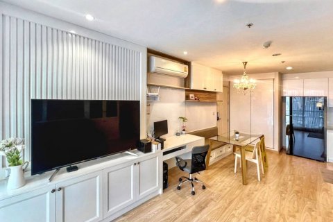 Condo à Phra Khanong, Bangkok, Thaïlande, 2 chambres  № 115302 - photo 6