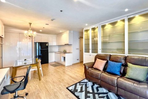 Condo à Phra Khanong, Bangkok, Thaïlande, 2 chambres  № 115302 - photo 1