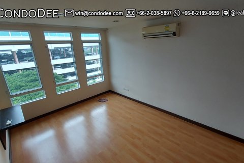 Condo à Watthana, Bangkok, Thaïlande, 2 chambres № 200854 - photo 2