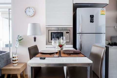 Студия в кондо в Ваттхане, Бангкок, Таиланд № 139008 - фото 2