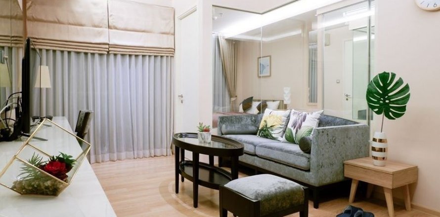 Студия в кондо в Ваттхане, Бангкок, Таиланд № 139008