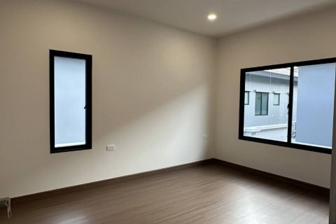 House in Samut Prakan, Thailand 4 bedrooms № 139005 - photo 9